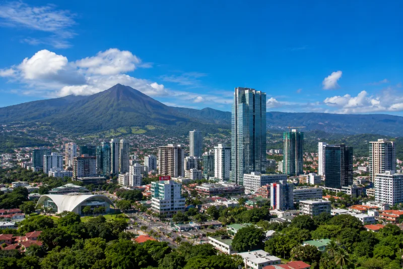 Vista urbana de San Jose como contexto empresarial de Costa Rica