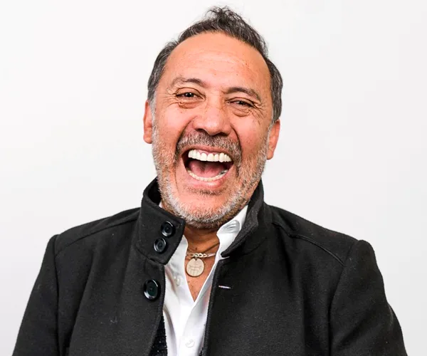 Emilio Torres — Conferencista de Alto Desempeno Alto Rendimiento